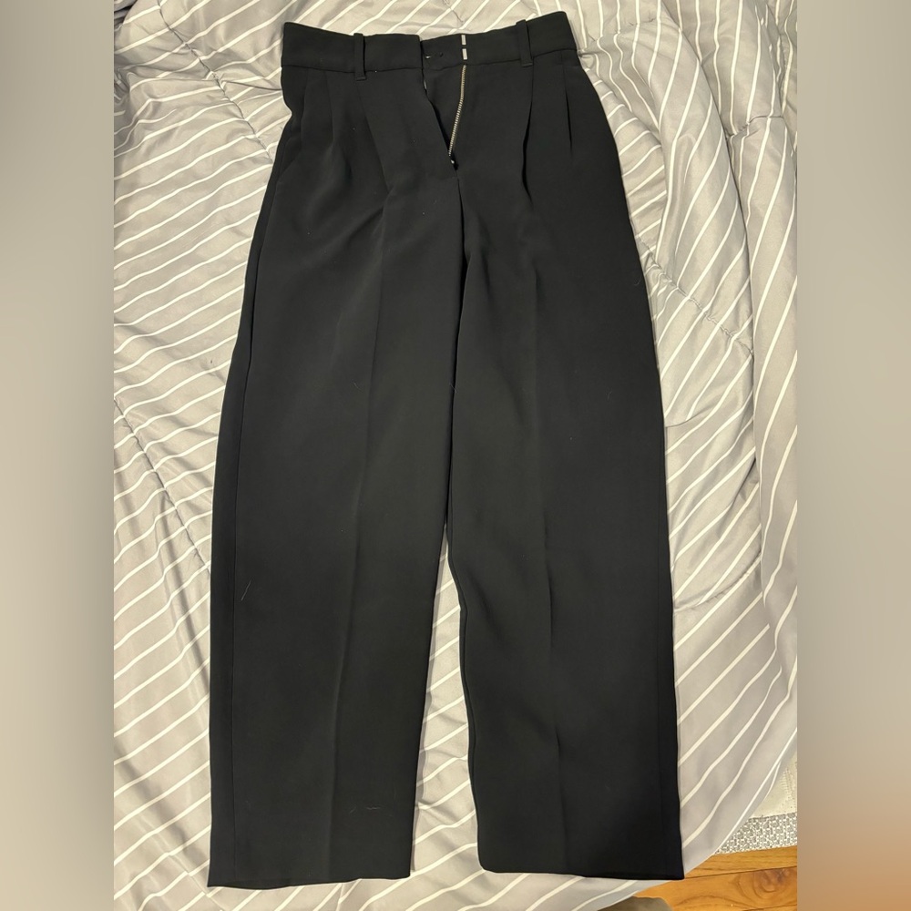 ARITZIA WILFRED BLACK EFFORTLESS PANTS IN SIZE 00